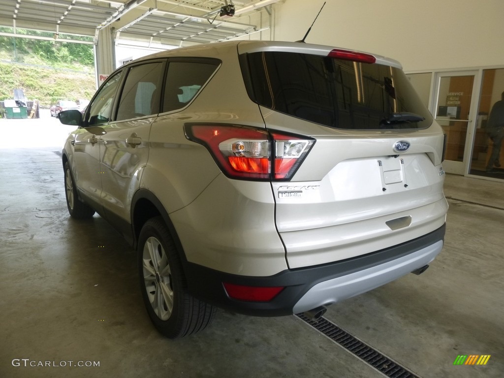 2017 Escape SE 4WD - White Gold / Medium Light Stone photo #3