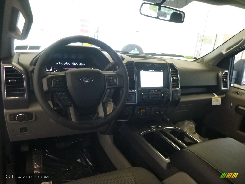 2017 F150 XLT SuperCrew 4x4 - Blue Jeans / Earth Gray photo #9