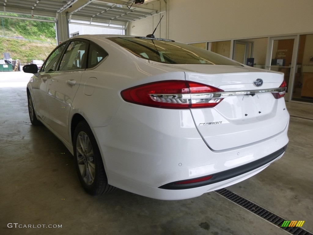 2017 Fusion SE - Oxford White / Ebony photo #3