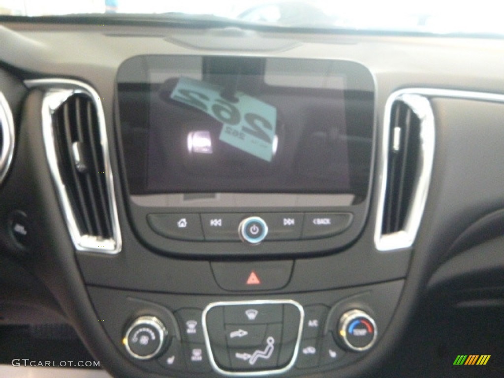 2017 Malibu LT - Summit White / Jet Black photo #16