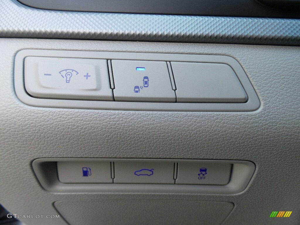 2018 Hyundai Sonata SE Controls Photo #121566531