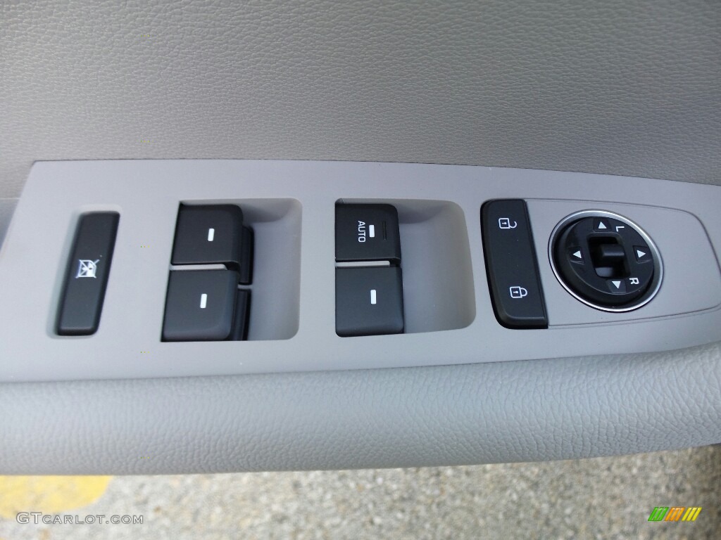 2018 Hyundai Sonata SE Controls Photo #121567392