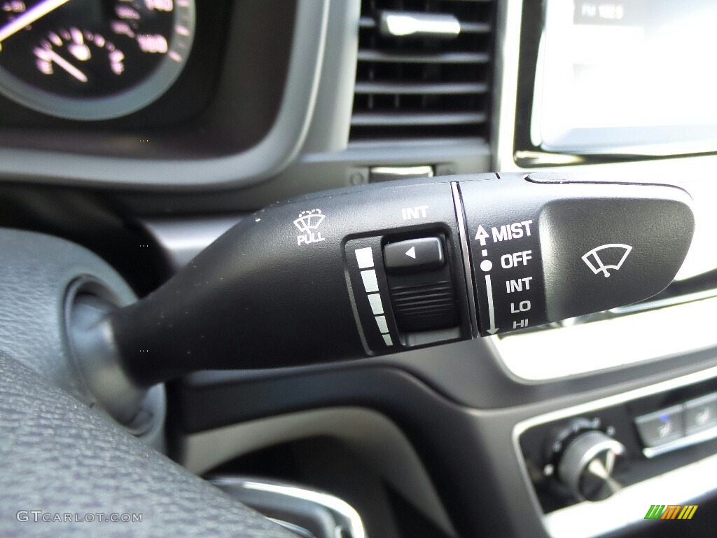 2018 Hyundai Sonata SE Controls Photo #121567680