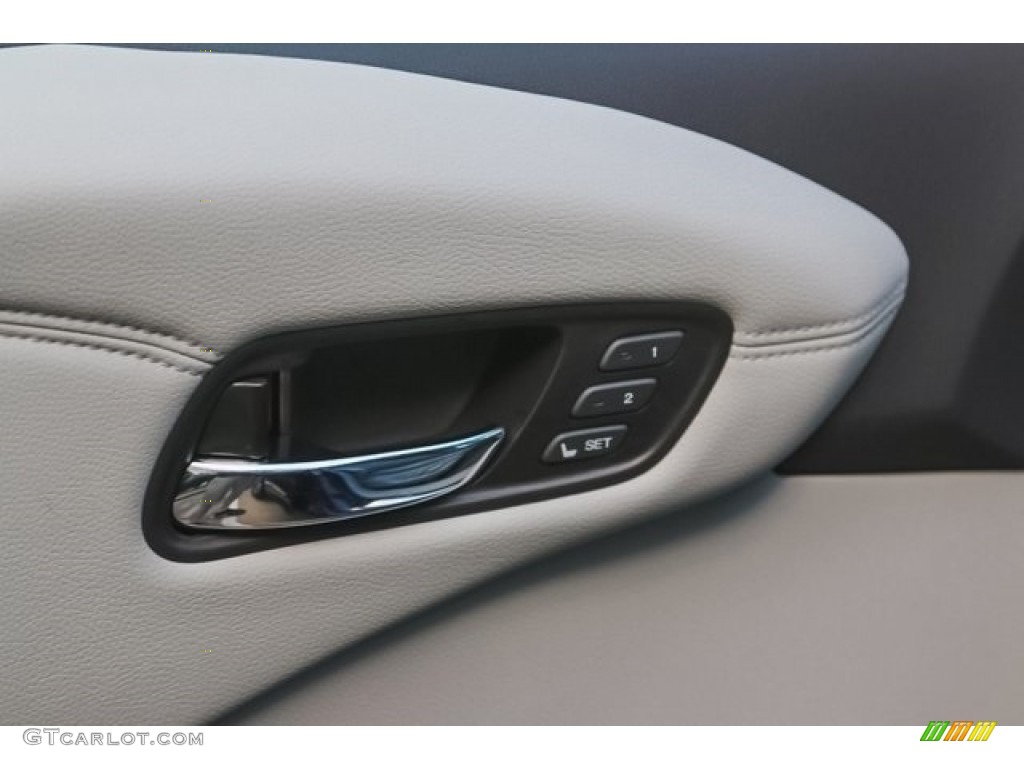2018 Acura RDX AWD Advance Controls Photo #121570809