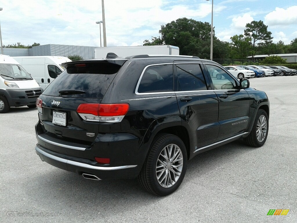 2017 Grand Cherokee Summit 4x4 - Diamond Black Crystal Pearl / Dark Sienna Brown/Black photo #5