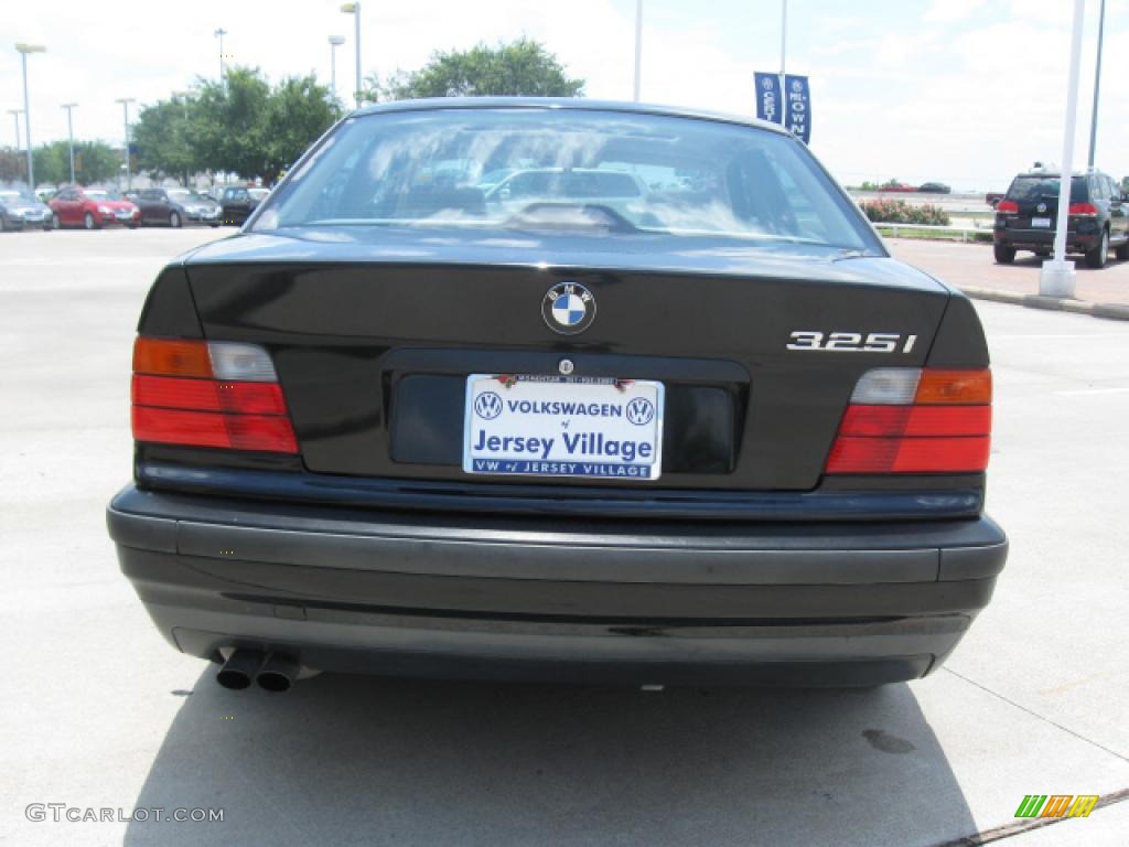 1995 3 Series 325i Sedan - Cosmos Black Metallic / Beige photo #8