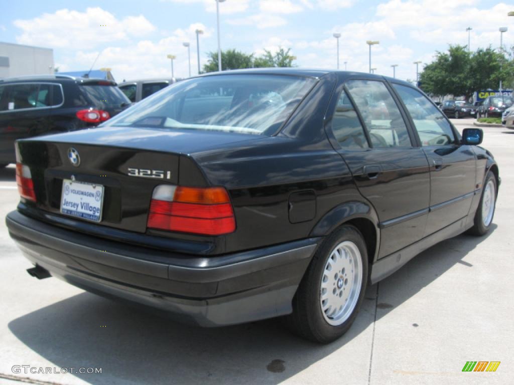 1995 3 Series 325i Sedan - Cosmos Black Metallic / Beige photo #9