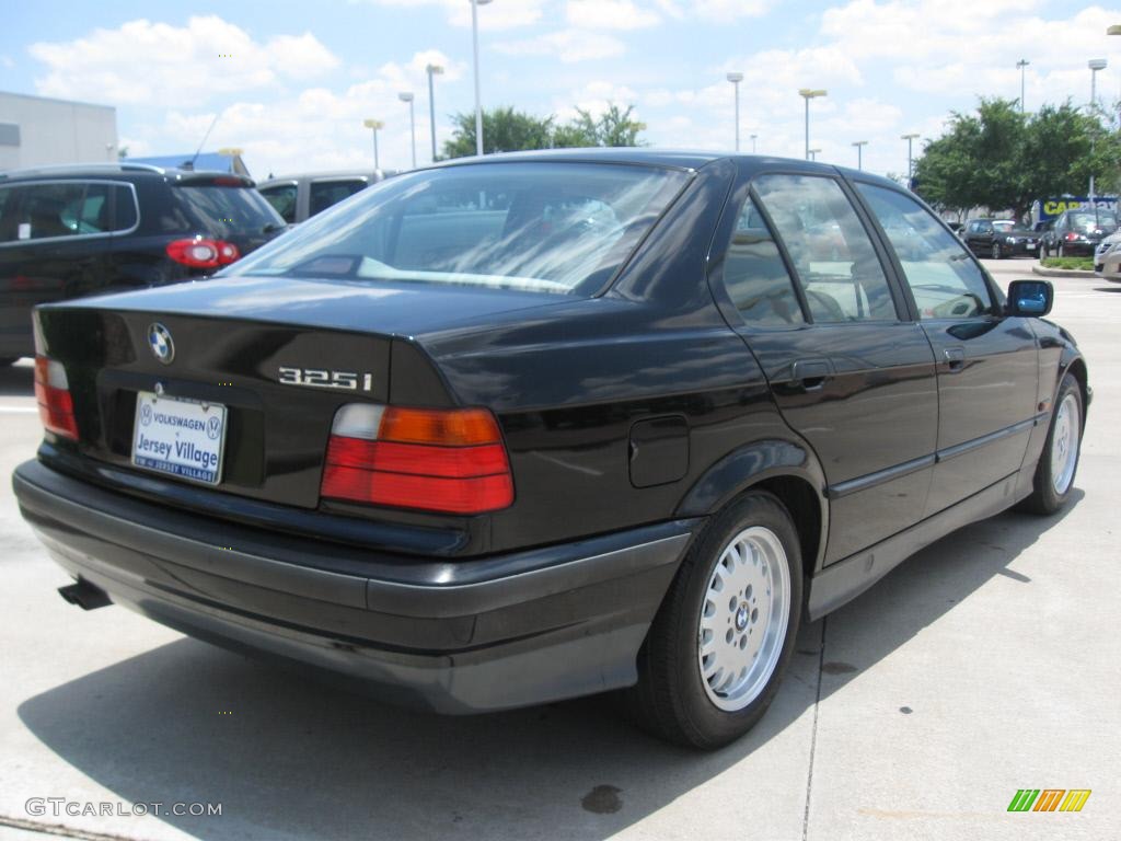 1995 3 Series 325i Sedan - Cosmos Black Metallic / Beige photo #29