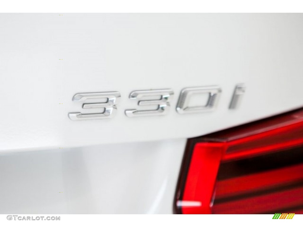 2017 3 Series 330i xDrive Sedan - Alpine White / Black photo #7
