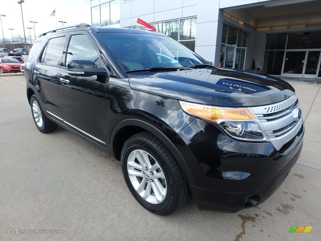 2014 Explorer XLT 4WD - Tuxedo Black / Medium Light Stone photo #9