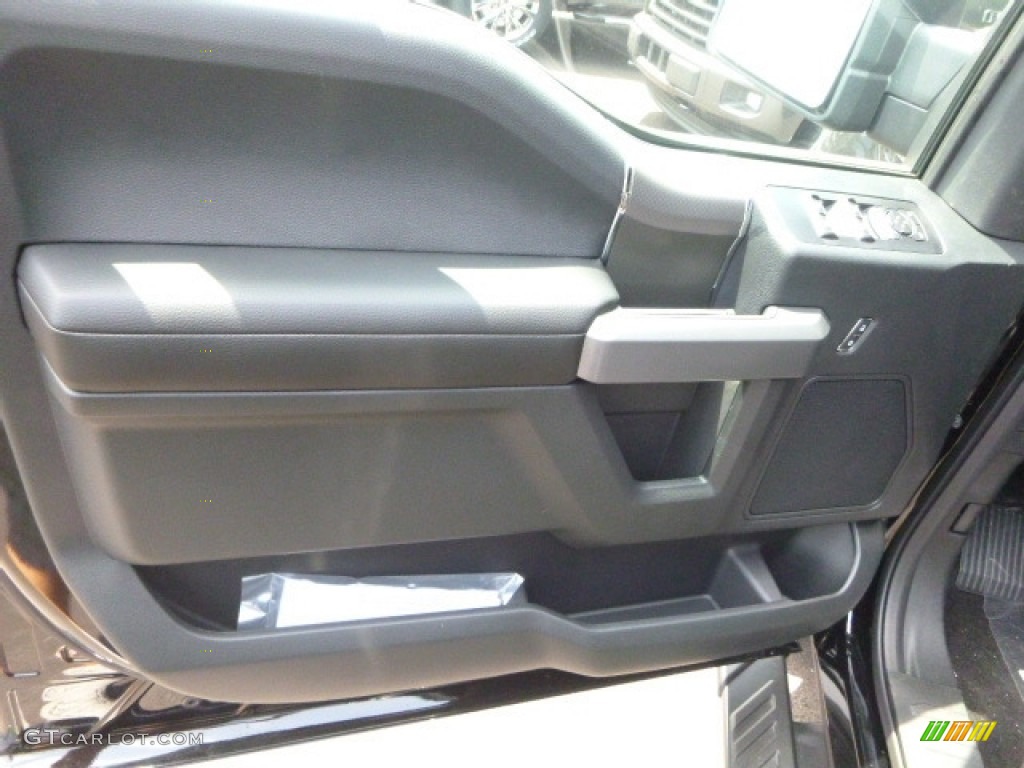 2017 F150 XLT SuperCrew 4x4 - Shadow Black / Black photo #10