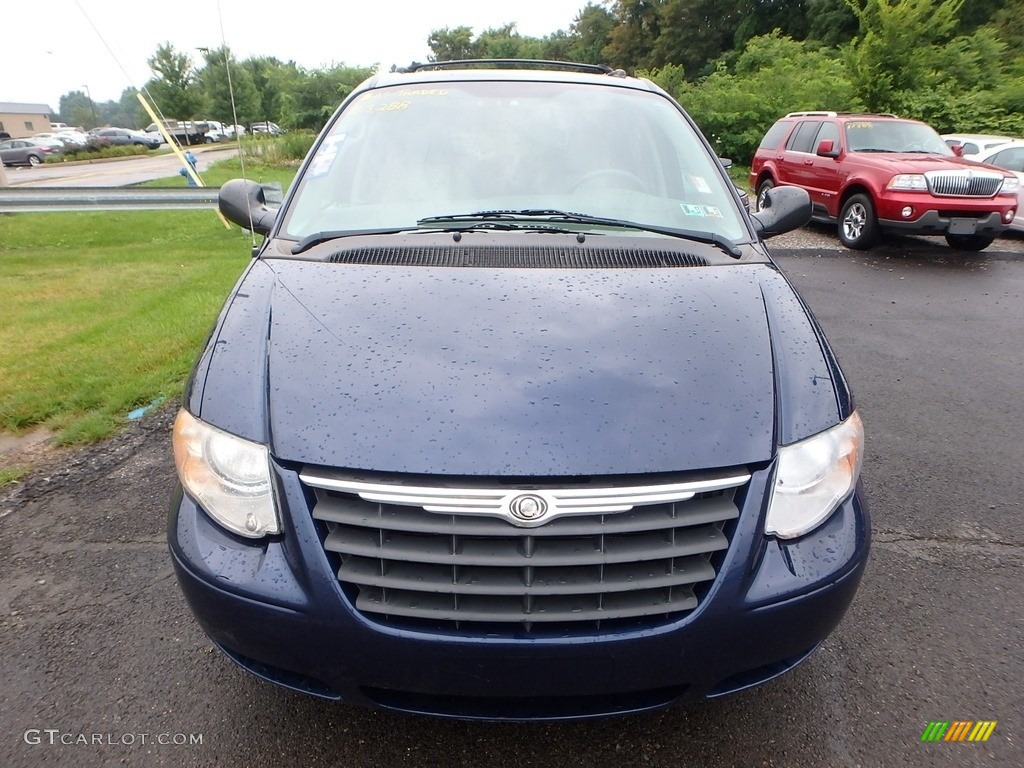 2005 Town & Country Touring - Midnight Blue Pearl / Medium Slate Gray photo #6