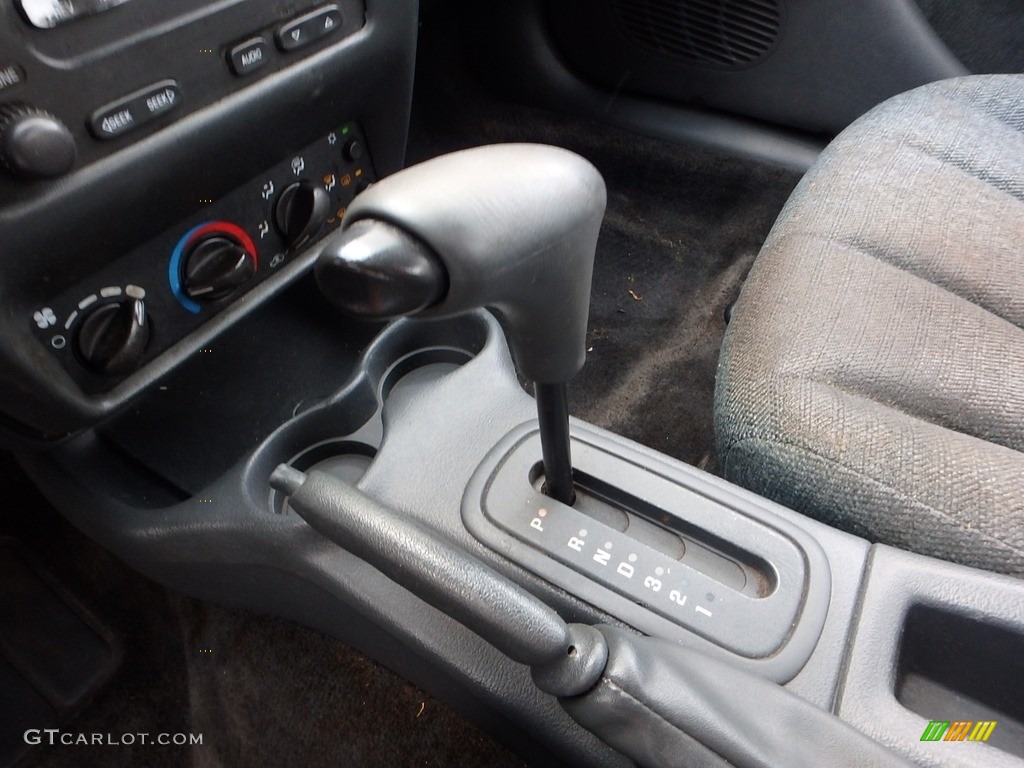 2005 Cavalier Sedan - Sandrift Metallic / Graphite Gray photo #12