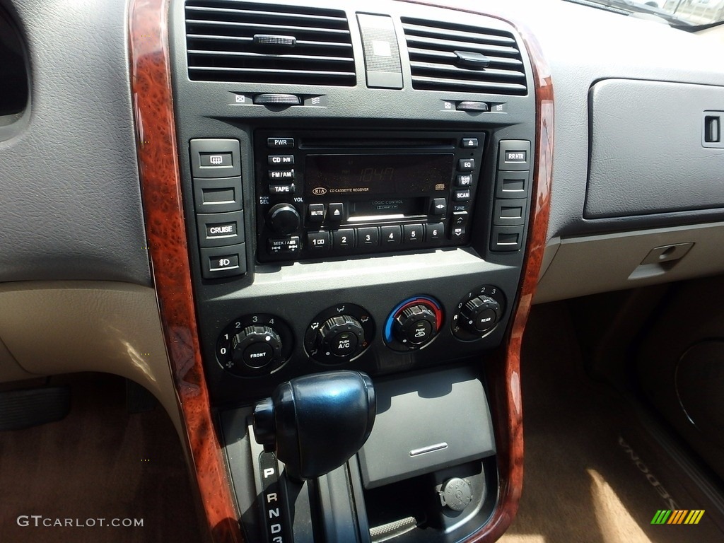 2003 Sedona EX - Sage Green / Beige photo #13