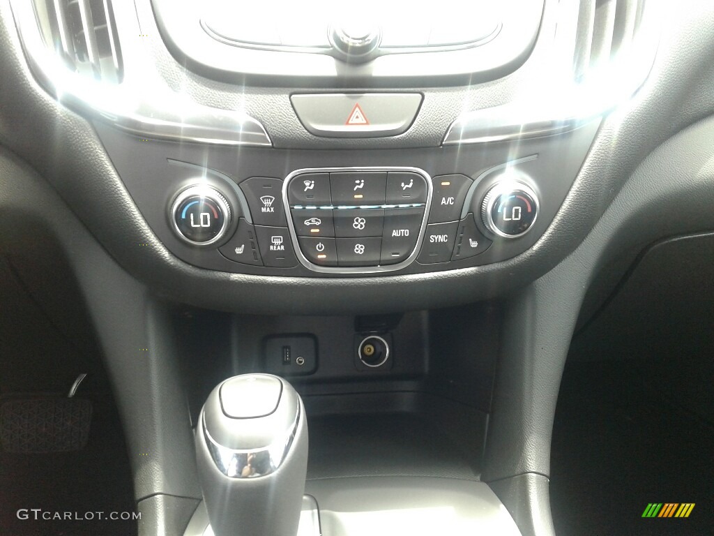 2018 Equinox LT - Summit White / Jet Black photo #16