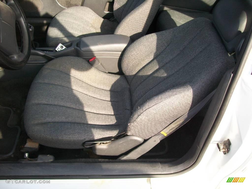 1999 Cavalier Coupe - Bright White / Graphite photo #12