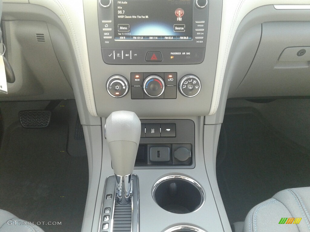 2017 Traverse LS - Summit White / Ebony photo #16