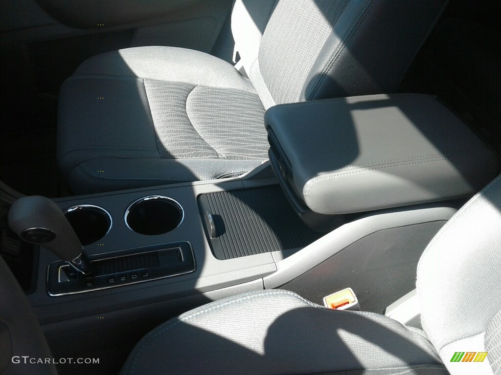 2017 Traverse LS - Summit White / Ebony photo #18