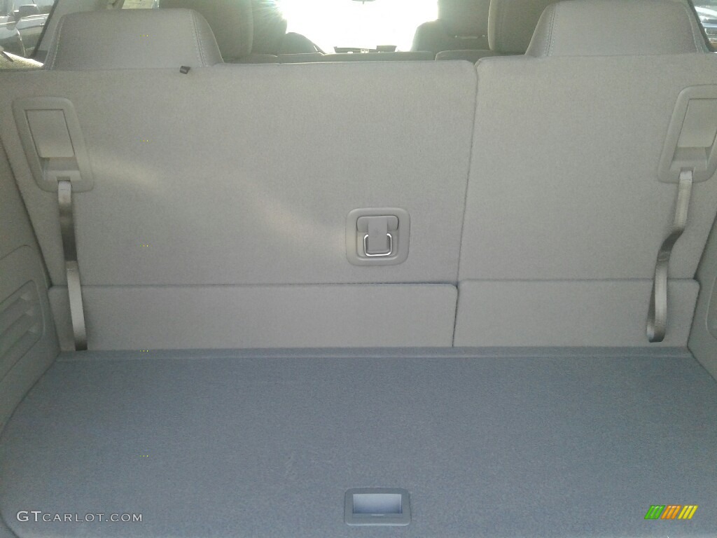 2017 Traverse LS - Summit White / Ebony photo #19