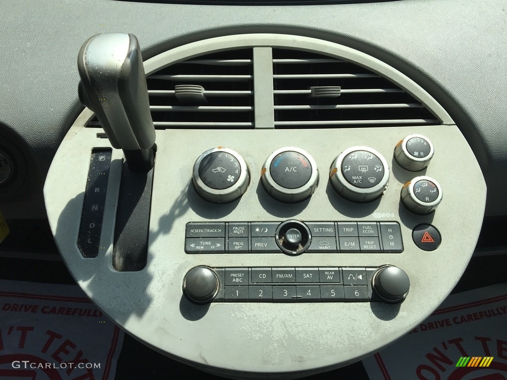 2004 Quest 3.5 S - Smoke Gray Metallic / Gray photo #10