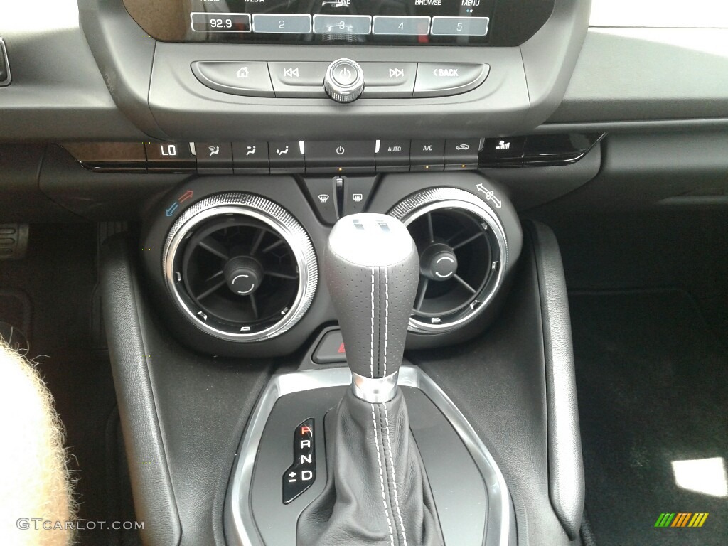 2017 Chevrolet Camaro SS Coupe Controls Photos