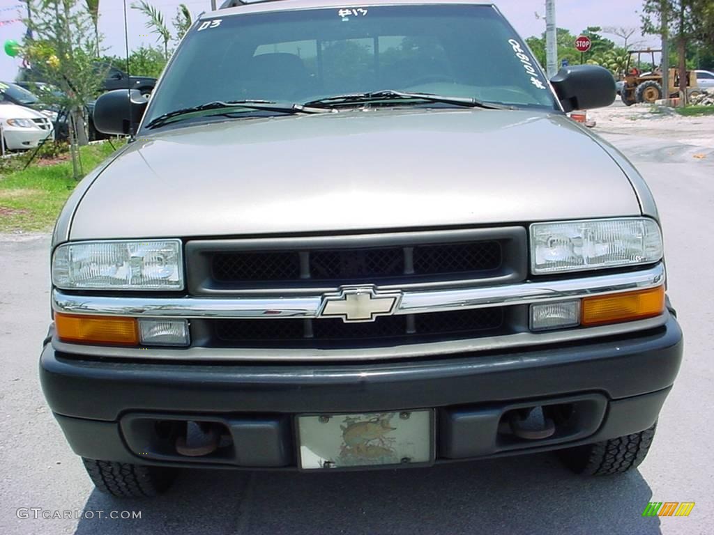 2003 S10 LS ZR5 Crew Cab 4x4 - Light Pewter Metallic / Graphite photo #8