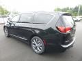 2017 Brilliant Black Crystal Pearl Chrysler Pacifica Limited  photo #3