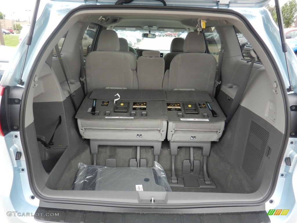 2017 Sienna LE - Sky Blue Pearl / Ash photo #6