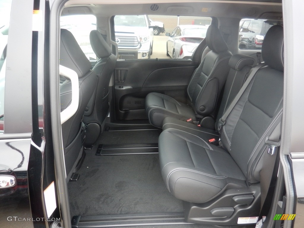 2017 Sienna SE - Midnight Black Metallic / Black photo #5