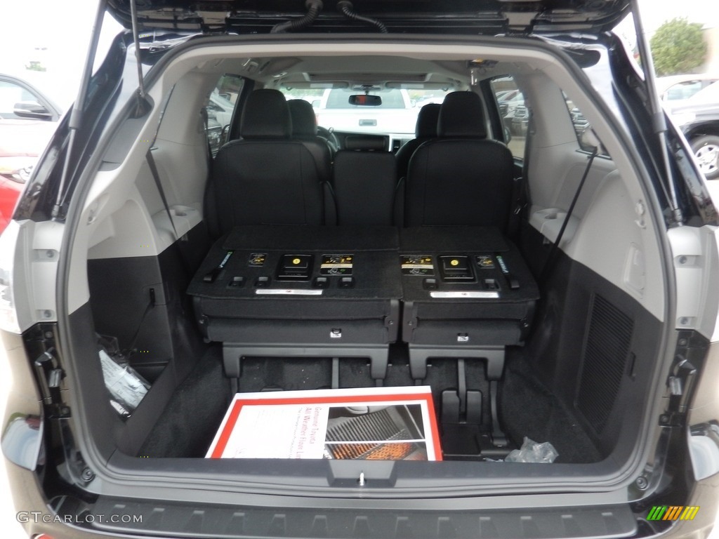2017 Sienna SE - Midnight Black Metallic / Black photo #6