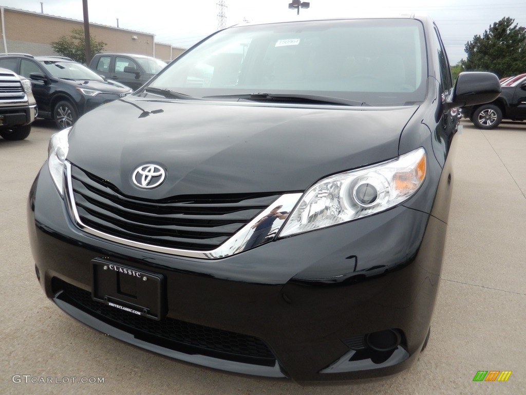 2017 Sienna LE - Midnight Black Metallic / Ash photo #1