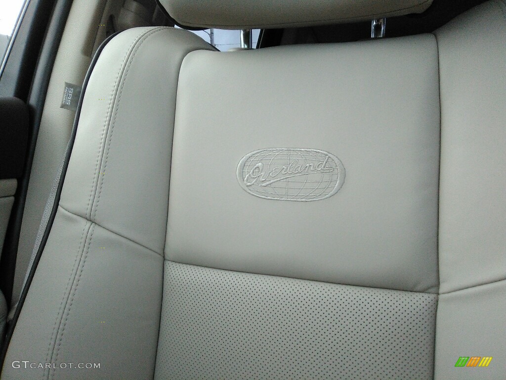 2017 Grand Cherokee Overland 4x4 - Diamond Black Crystal Pearl / Brown/Light Frost Beige photo #7