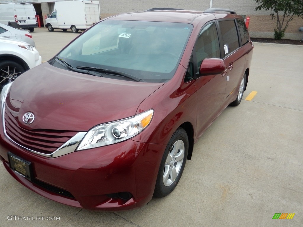 2017 Sienna LE - Salsa Red Pearl / Ash photo #1