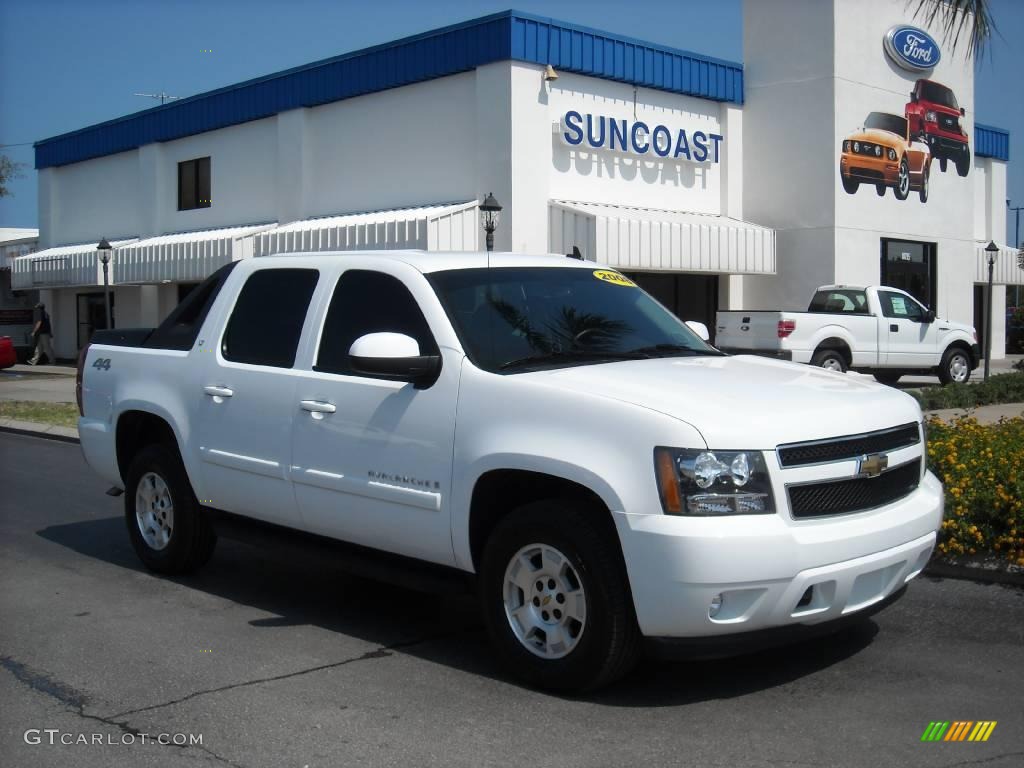 Summit White Chevrolet Avalanche