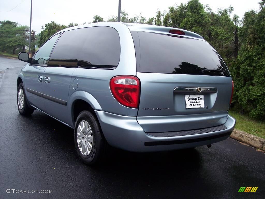 2005 Town & Country LX - Butane Blue Pearl / Medium Slate Gray photo #9