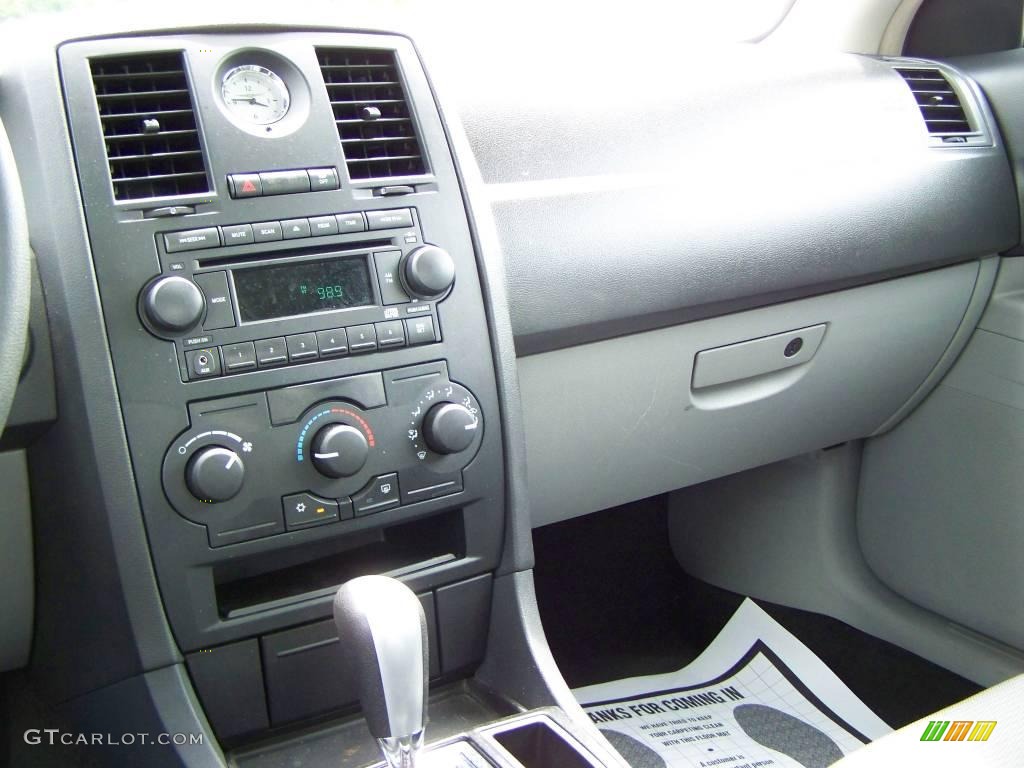 2006 300  - Magnesium Pearlcoat / Dark Slate Gray/Light Slate Gray photo #16