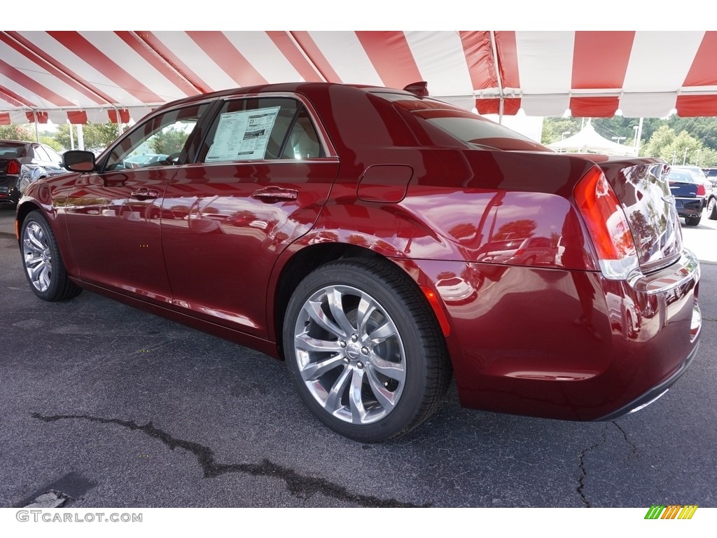 2017 300 Limited - Velvet Red / Black/Linen photo #2