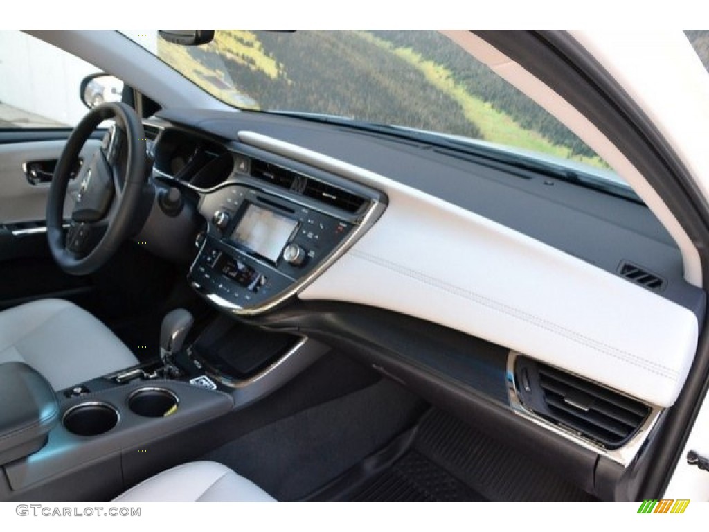 2017 Avalon Touring - Blizzard Pearl White / Light Gray photo #17
