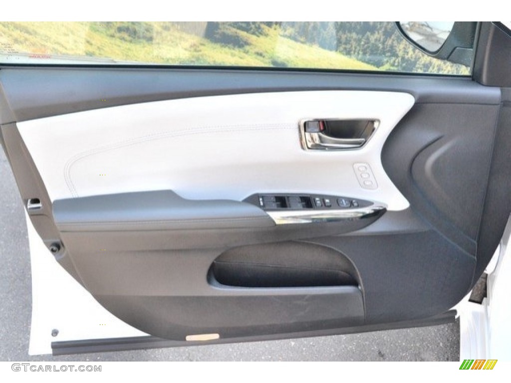 2017 Avalon Touring - Blizzard Pearl White / Light Gray photo #25