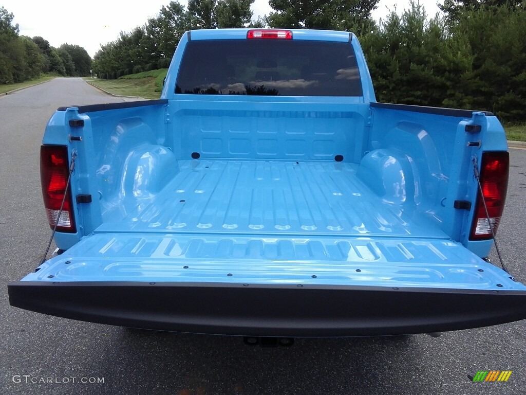 2017 Ram 2500 Tradesman Crew Cab 4x4 Trunk Photos