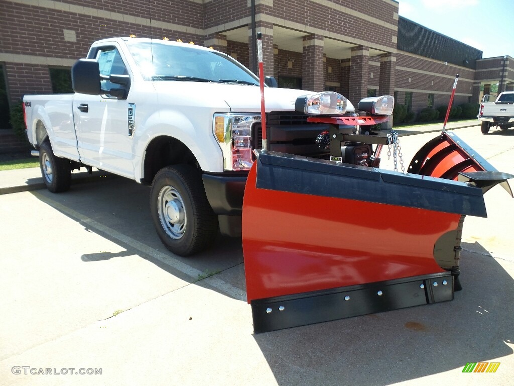 Oxford White Ford F350 Super Duty