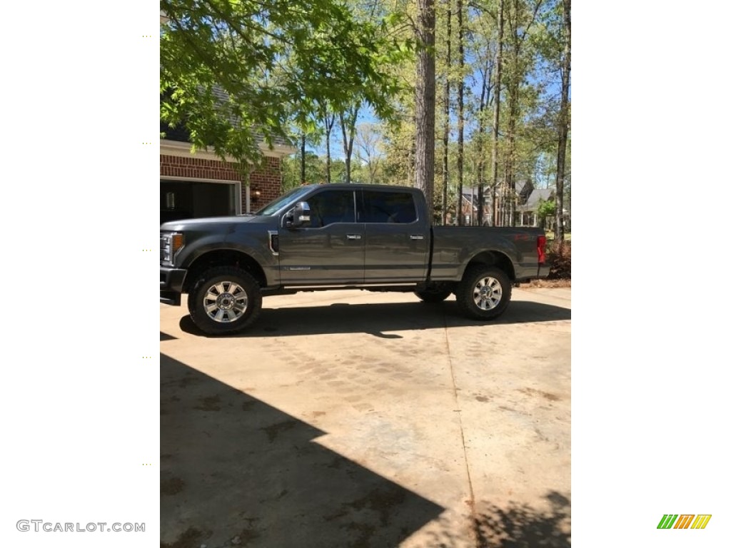 Magnetic Ford F350 Super Duty