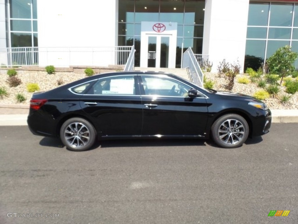 2018 Avalon XLE - Midnight Black Metallic / Almond photo #2