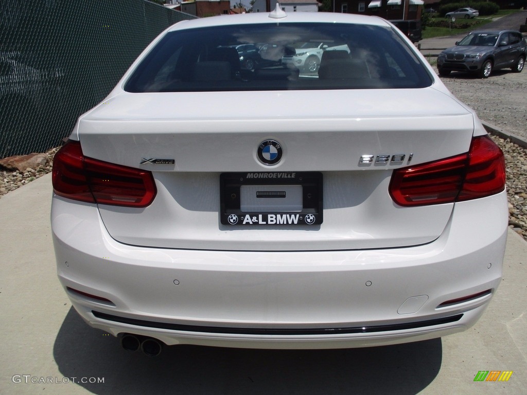 2017 3 Series 330i xDrive Sedan - Alpine White / Black photo #4