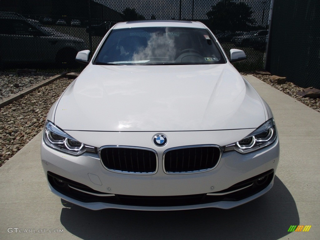 2017 3 Series 330i xDrive Sedan - Alpine White / Black photo #6