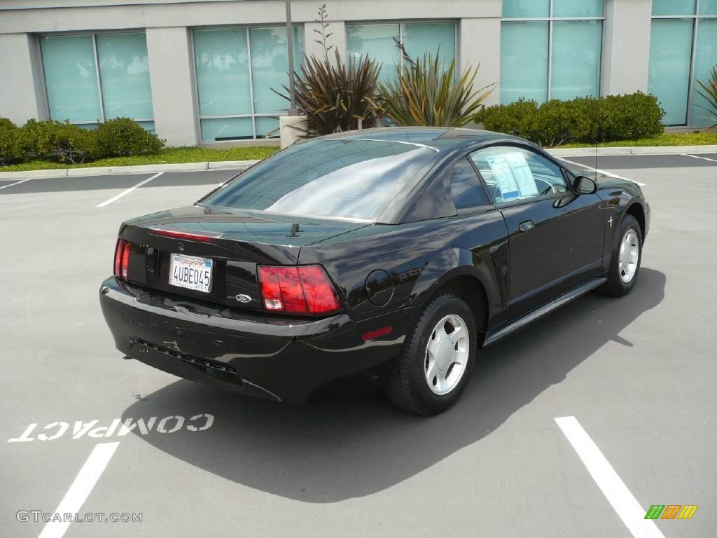2001 Mustang V6 Coupe - Black / Dark Charcoal photo #6