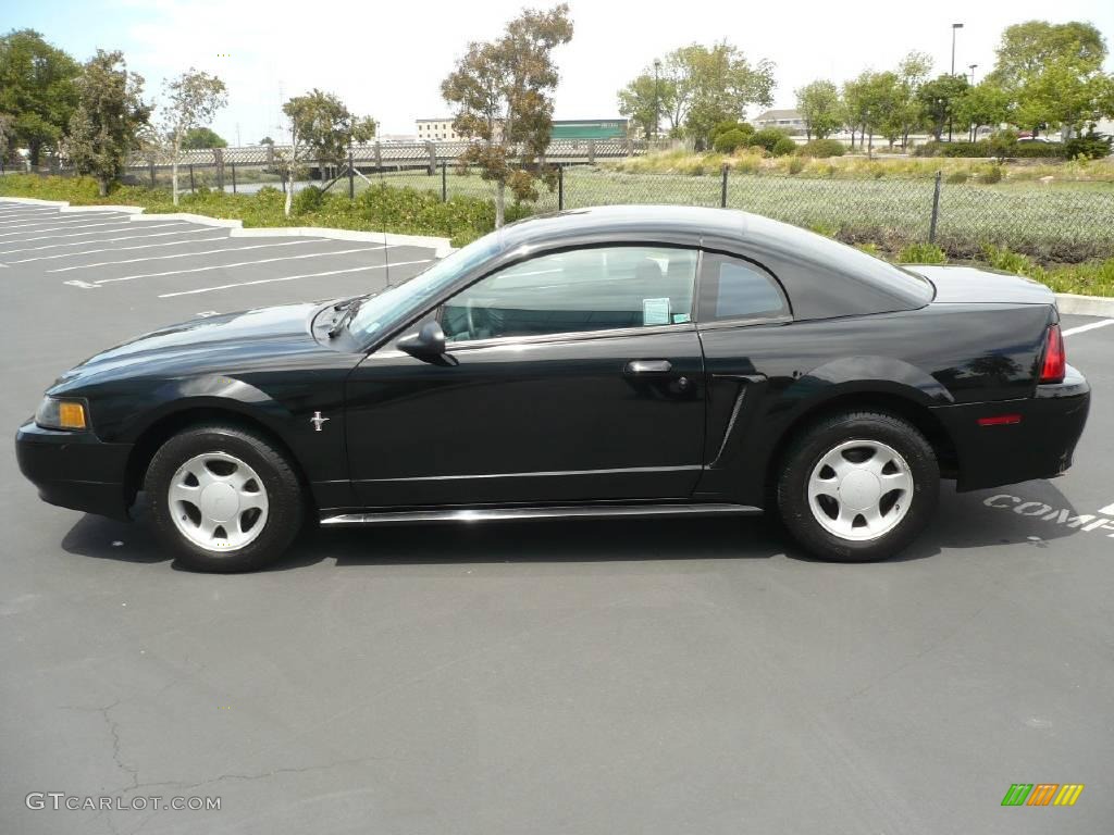 2001 Mustang V6 Coupe - Black / Dark Charcoal photo #8