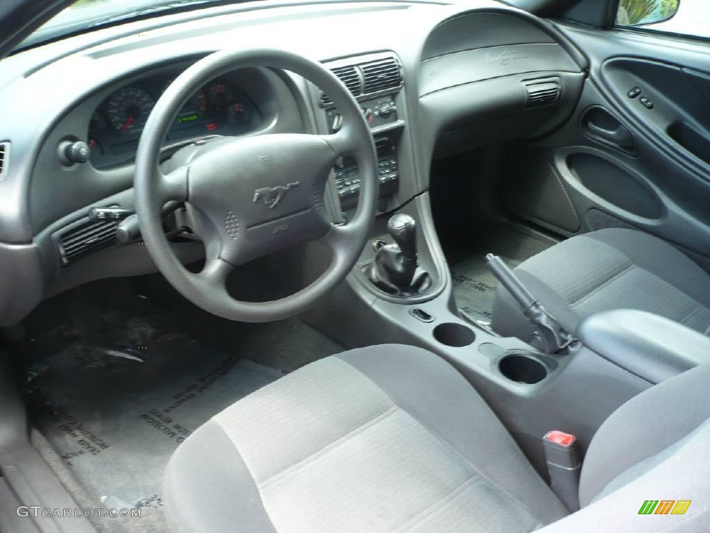 2001 Mustang V6 Coupe - Black / Dark Charcoal photo #16