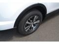 Super White - RAV4 XLE Photo No. 9