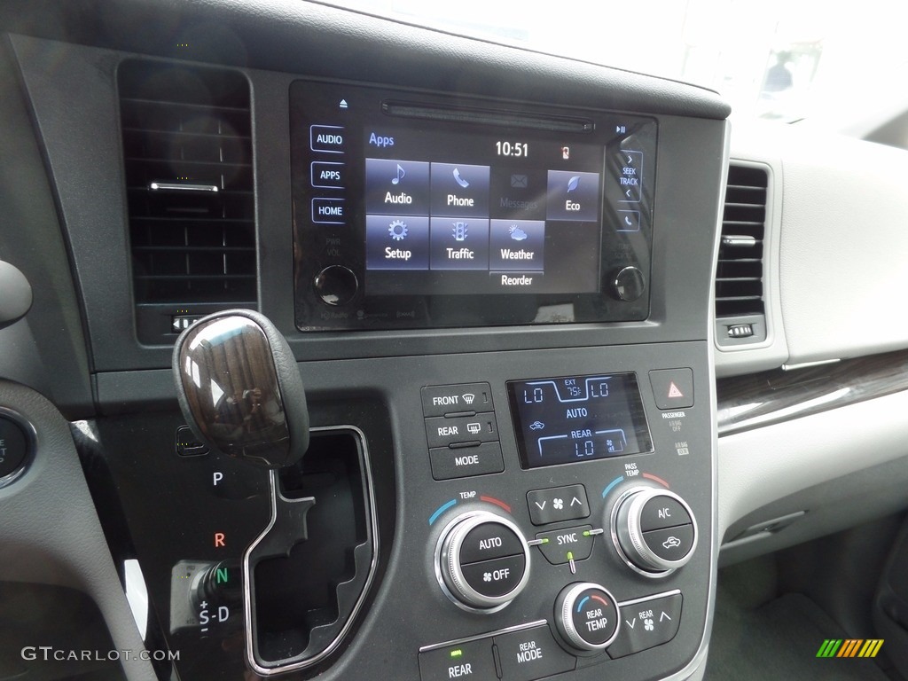 2017 Sienna XLE - Midnight Black Metallic / Ash photo #17